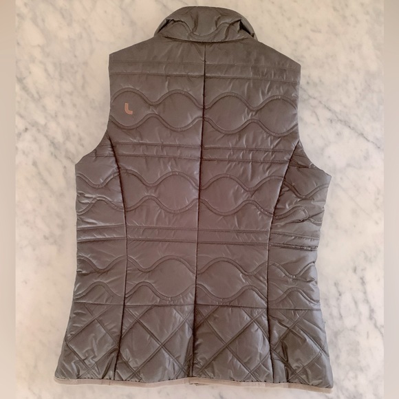 Lole quilted design vest in a fab green|grey colour, lightweight size S - Picture 9 of 13